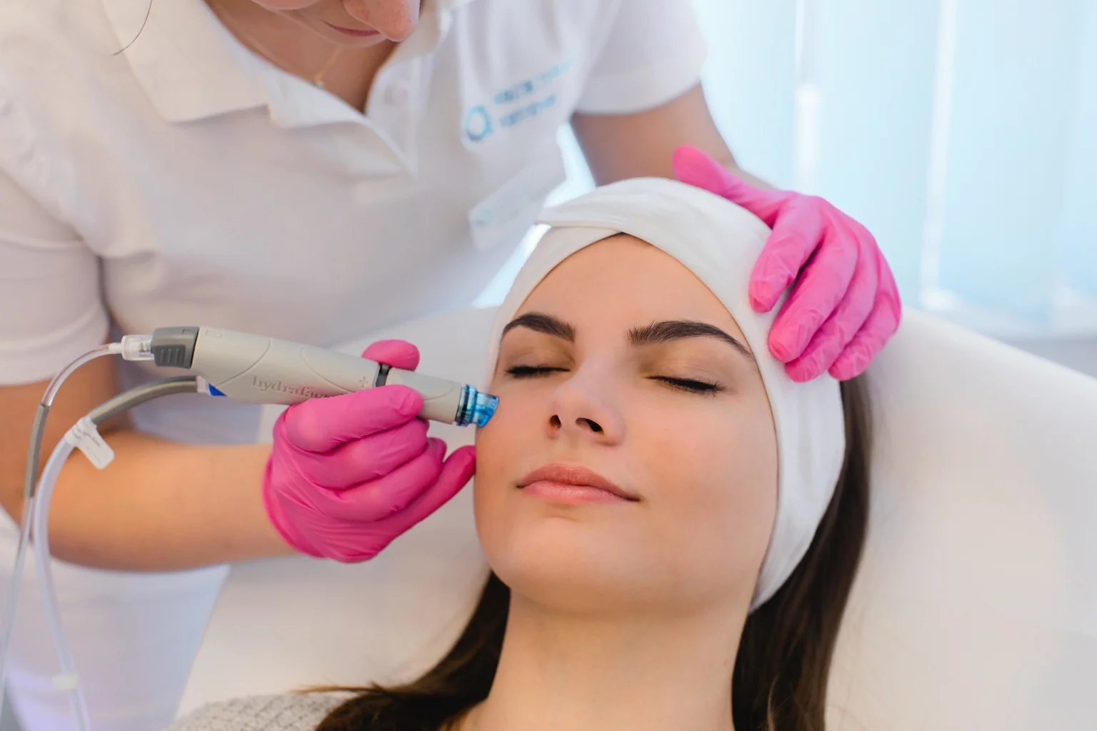 Hydrafacial Aqua-Peeling und Gesichtsreinigung in Hannover