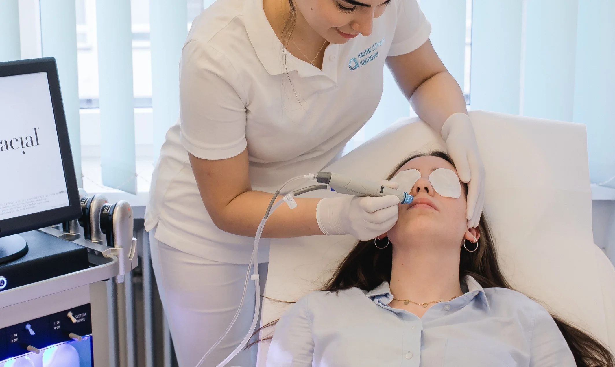 Hydrafacial Behandlung in der Hautarztpraxis Hannover